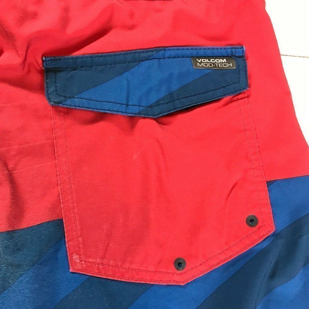 Volcom Mens Mod Tech Red Blue Board Shorts Size 36 - Picture 5 of 10
